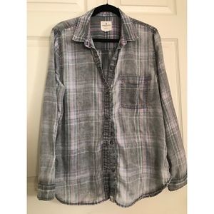 American Eagle Plaid Button Up Boyfriend Shirt